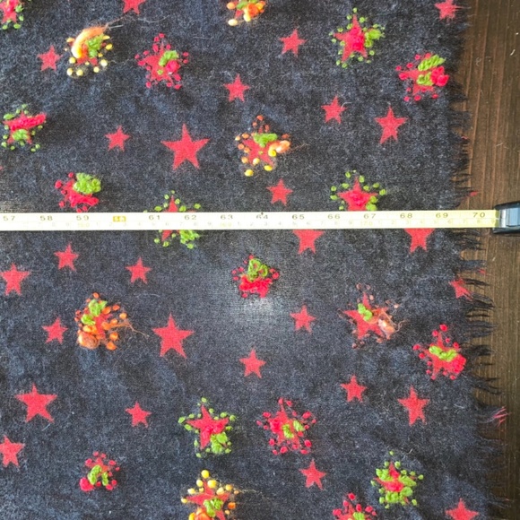 Vintage Indian cashmere oversized floral back red and green scarf - Picture 7 of 8